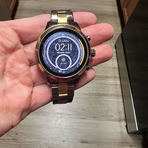 Michael Kors Access Gen 4 Runway Smartwatch Rose Gold. - Picture 6 of 6